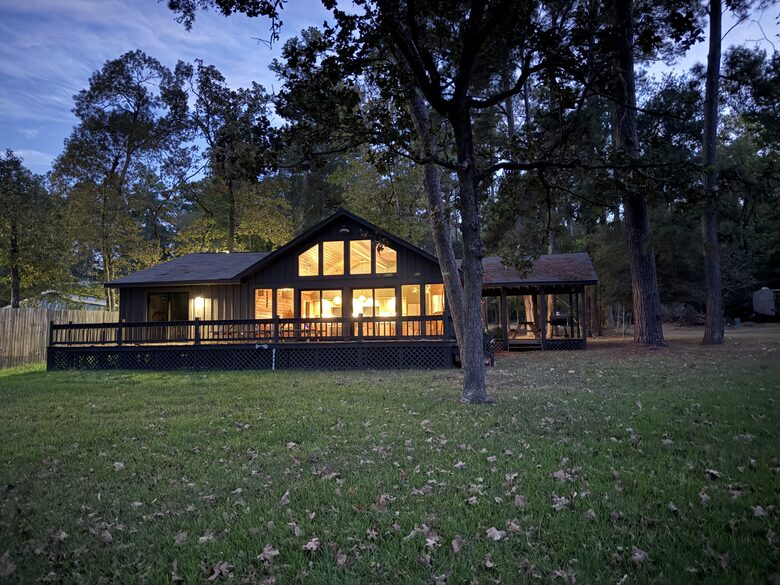 A Forest Escape | Lakeside Peace an Hour from Houston - Montgomery, Texas