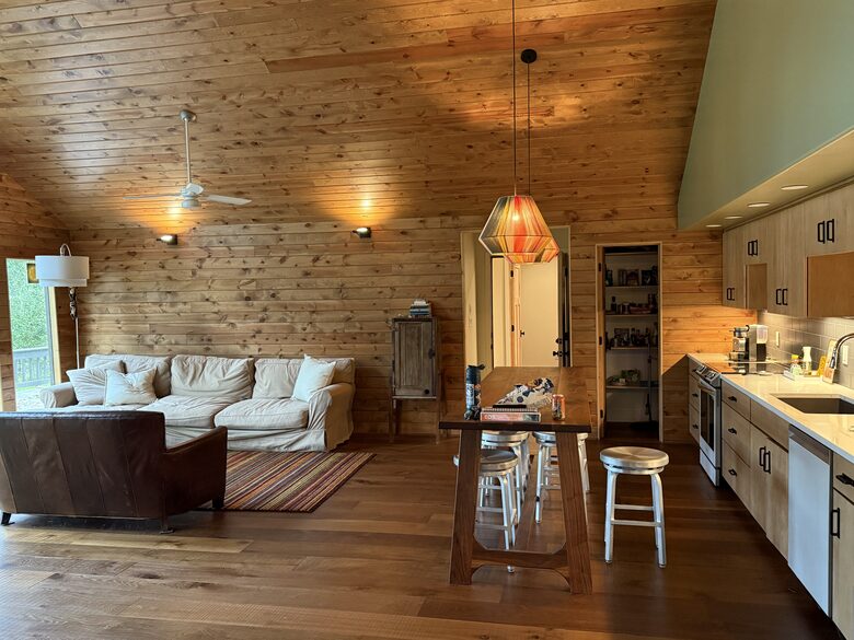 A Forest Escape | Lakeside Peace an Hour from Houston - Montgomery, Texas