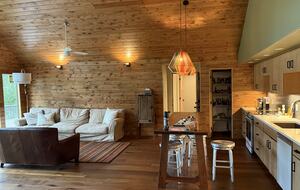 A Forest Escape | Lakeside Peace an Hour from Houston - Montgomery, Texas