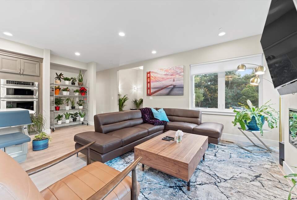 Elegant 5-Bedroom Home near Tech Hubs and Wine Country - San Jose, California