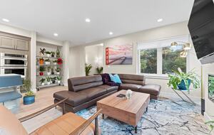 Elegant 5-Bedroom Home near Tech Hubs and Wine Country - San Jose, California