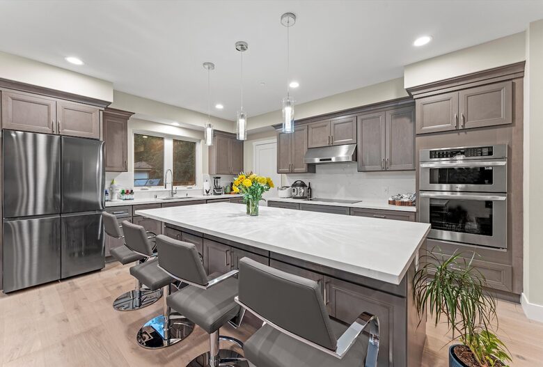 Elegant 5-Bedroom Home near Tech Hubs and Wine Country - San Jose, California