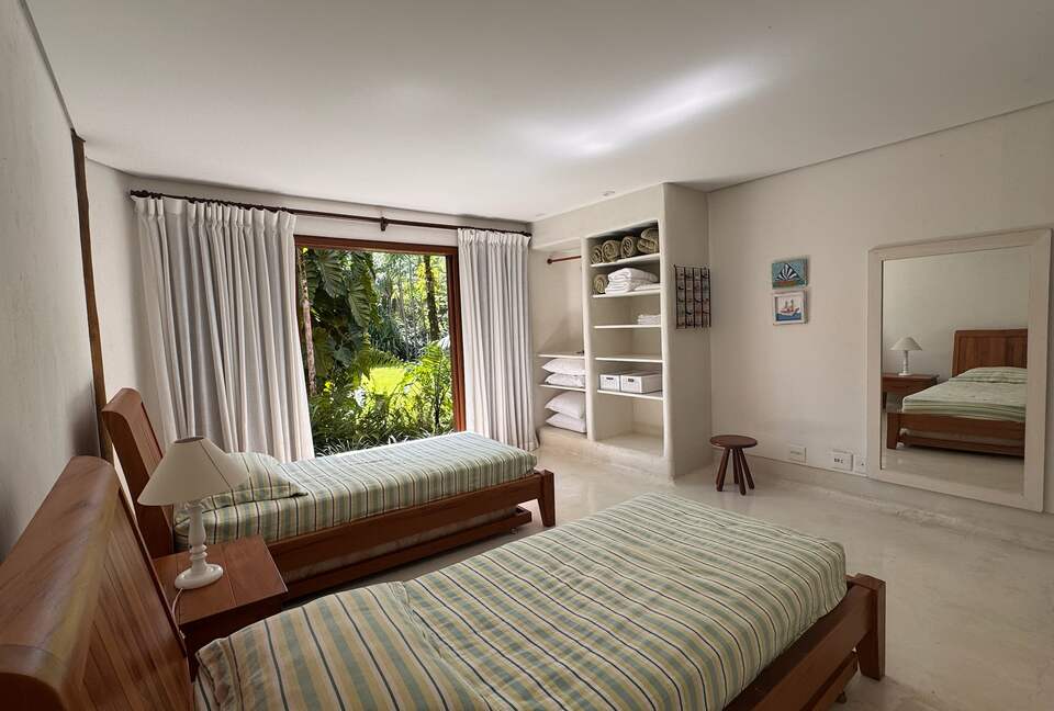 A Private Eco-Luxury Haven in Barra do Sahy - Barra do Sahy, Brazil