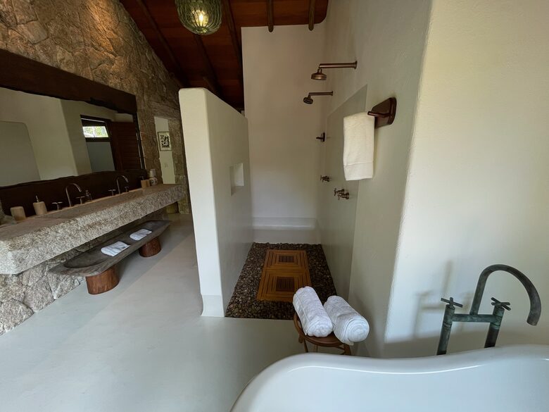 A Private Eco-Luxury Haven in Barra do Sahy - Barra do Sahy, Brazil