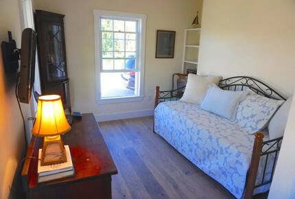 Island Elegance on Pinkham Circle - Nantucket, Massachusetts