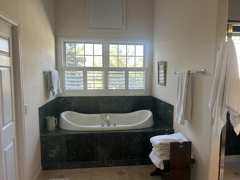 Private and Wooded Two Acre Boulder Retreat - Boulder, Colorado