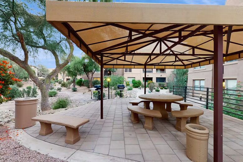 Elegant Scottsdale Retreat with Resort Amenities - Scotsdale, Arizona