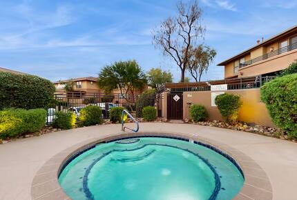 Elegant Scottsdale Retreat with Resort Amenities - Scotsdale, Arizona