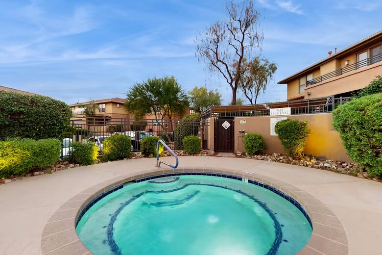 Elegant Scottsdale Retreat with Resort Amenities - Scotsdale, Arizona