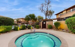 Elegant Scottsdale Retreat with Resort Amenities - Scotsdale, Arizona