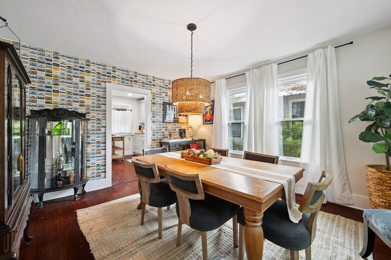 Mid City Baton Rouge Retreat with Carriage House - Baton Rouge, Louisiana