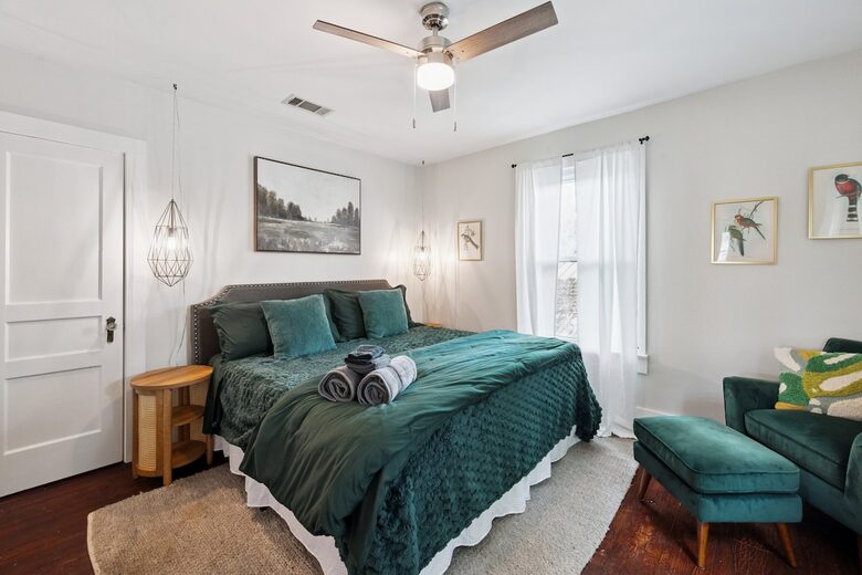 Mid City Baton Rouge Retreat with Carriage House - Baton Rouge, Louisiana