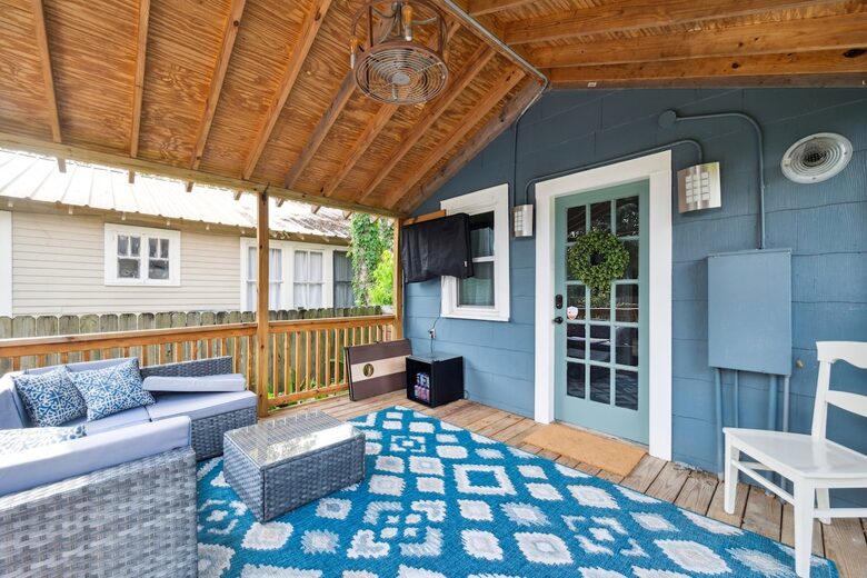 Mid City Baton Rouge Retreat with Carriage House - Baton Rouge, Louisiana