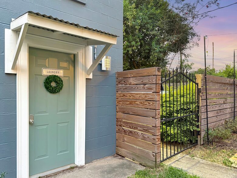 Mid City Baton Rouge Retreat with Carriage House - Baton Rouge, Louisiana