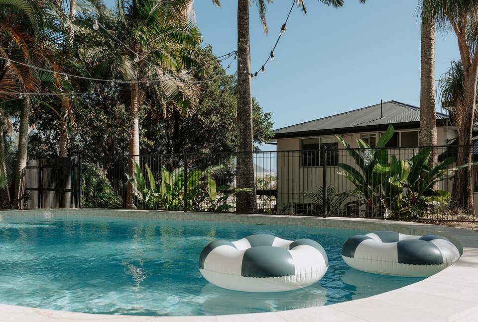 Modern Coastal Escape in the Heart of Bangalow - Bangalow, Australia