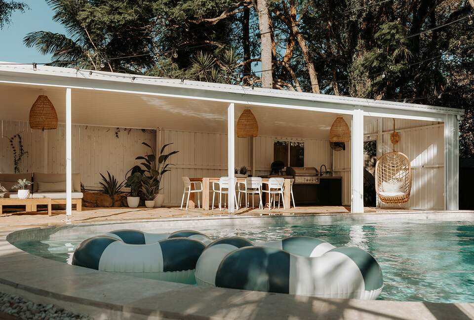 Modern Coastal Escape in the Heart of Bangalow - Bangalow, Australia