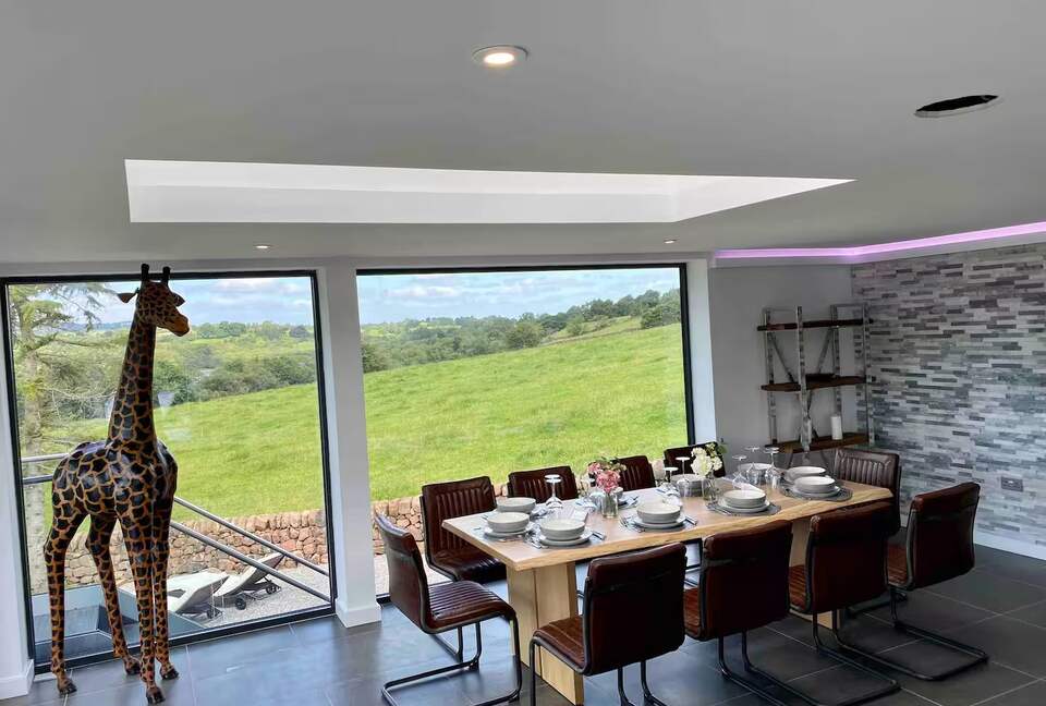 A Contemporary Glasshouse on Rudyard Lake - Rushton Spencer, United Kingdom