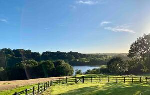 A Contemporary Glasshouse on Rudyard Lake - Rushton Spencer, United Kingdom