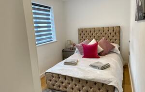 A Contemporary Glasshouse on Rudyard Lake - Rushton Spencer, United Kingdom