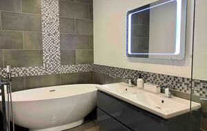 A Contemporary Glasshouse on Rudyard Lake - Rushton Spencer, United Kingdom