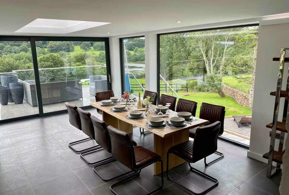 A Contemporary Glasshouse on Rudyard Lake - Rushton Spencer, United Kingdom