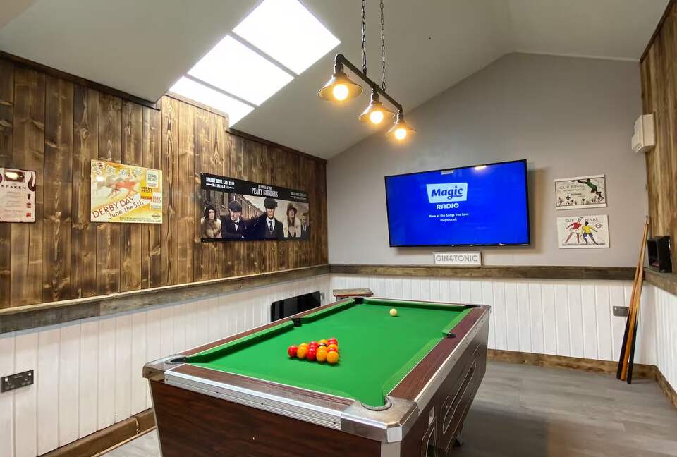 A Contemporary Glasshouse on Rudyard Lake - Rushton Spencer, United Kingdom