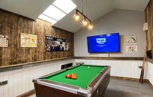 A Contemporary Glasshouse on Rudyard Lake - Rushton Spencer, United Kingdom