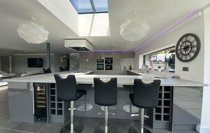 A Contemporary Glasshouse on Rudyard Lake - Rushton Spencer, United Kingdom