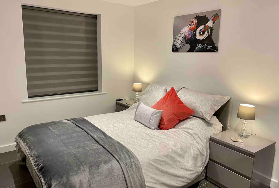 A Contemporary Glasshouse on Rudyard Lake - Rushton Spencer, United Kingdom