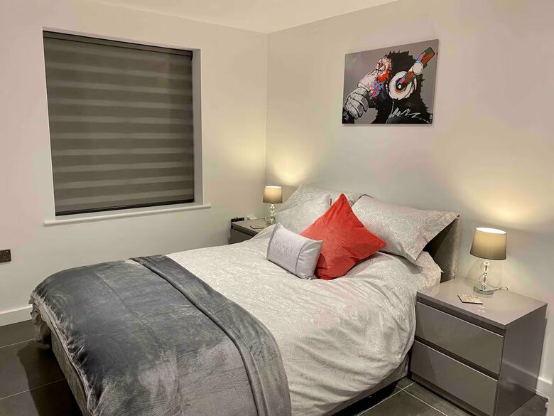 A Contemporary Glasshouse on Rudyard Lake - Rushton Spencer, United Kingdom