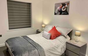 A Contemporary Glasshouse on Rudyard Lake - Rushton Spencer, United Kingdom