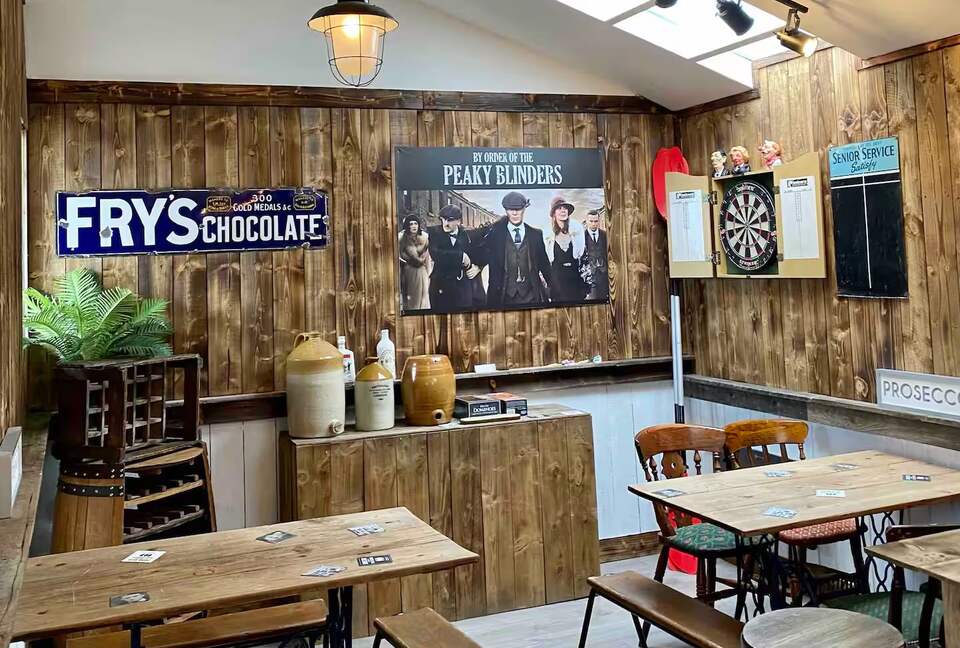 A Contemporary Glasshouse on Rudyard Lake - Rushton Spencer, United Kingdom