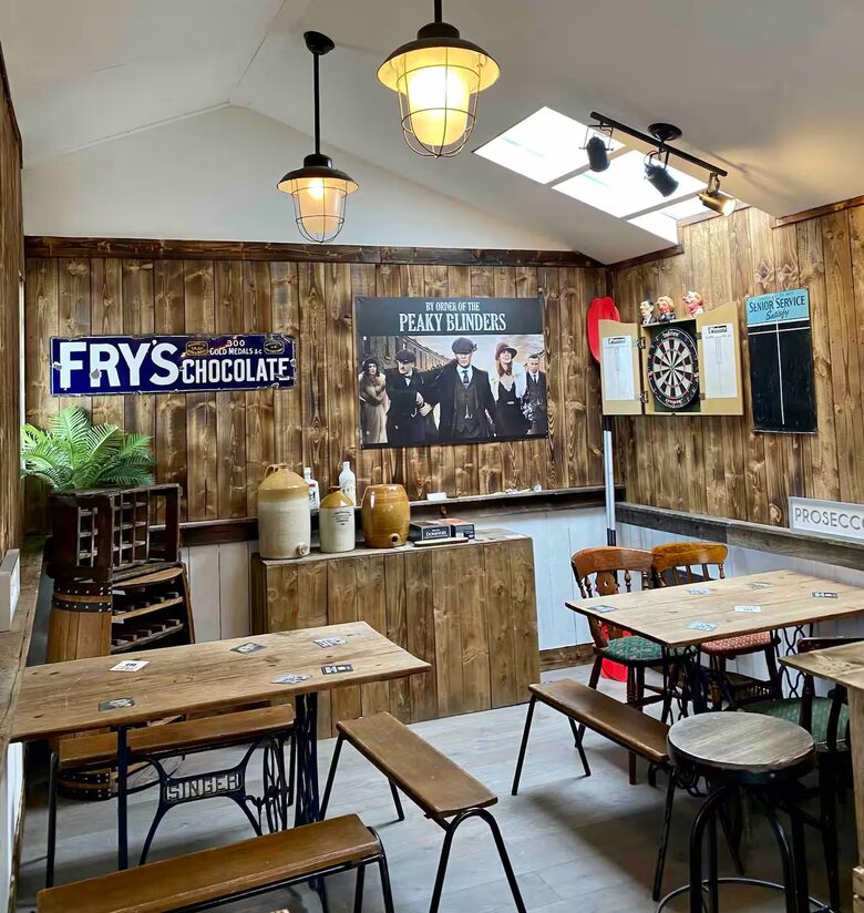 A Contemporary Glasshouse on Rudyard Lake - Rushton Spencer, United Kingdom