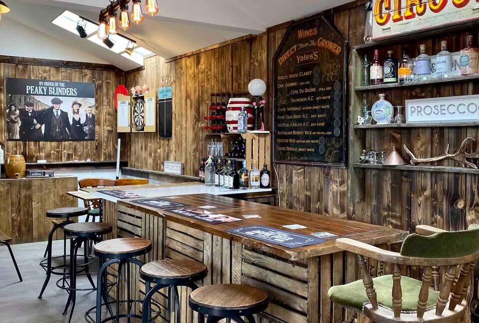 A Contemporary Glasshouse on Rudyard Lake - Rushton Spencer, United Kingdom