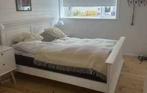 Inviting Town-Center residence With Cozy Lower Lounge - Akureyri, Iceland