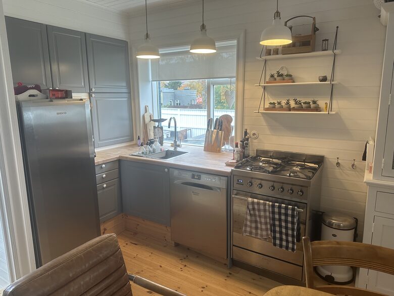 Inviting Town-Center residence With Cozy Lower Lounge - Akureyri, Iceland