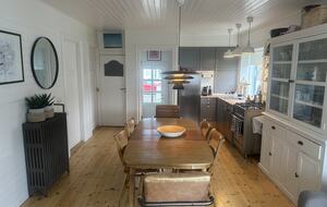 Inviting Town-Center residence With Cozy Lower Lounge - Akureyri, Iceland