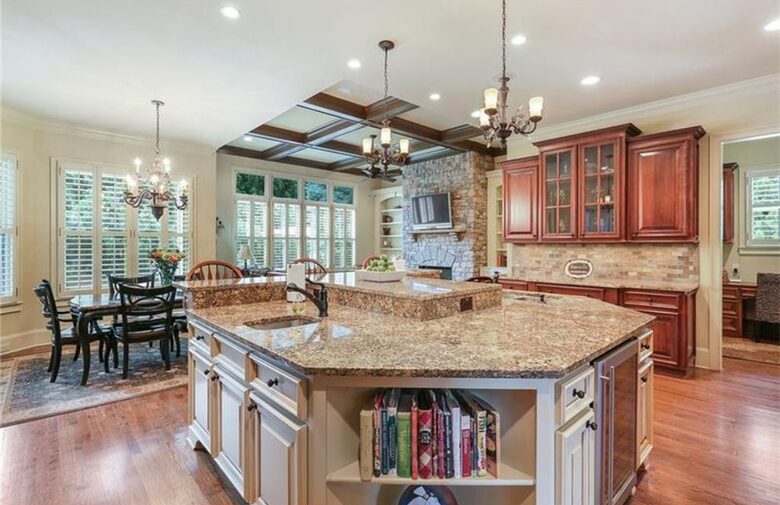 Classic Southern Luxury Home in Marietta - Marietta, Georgia