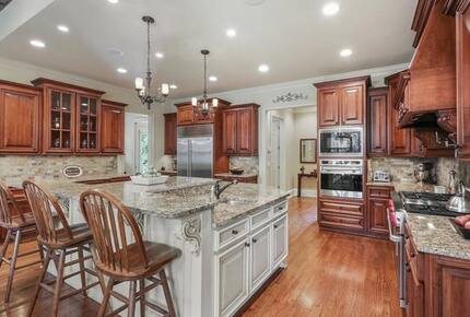 Classic Southern Luxury Home in Marietta - Marietta, Georgia