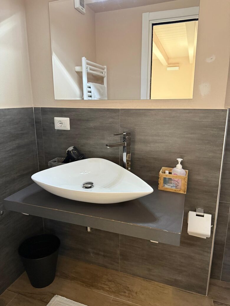 Depandance Rosmarino | Peaceful Portofino Escape in Villa Il Melograno - Santa Margherita Ligure, Italy