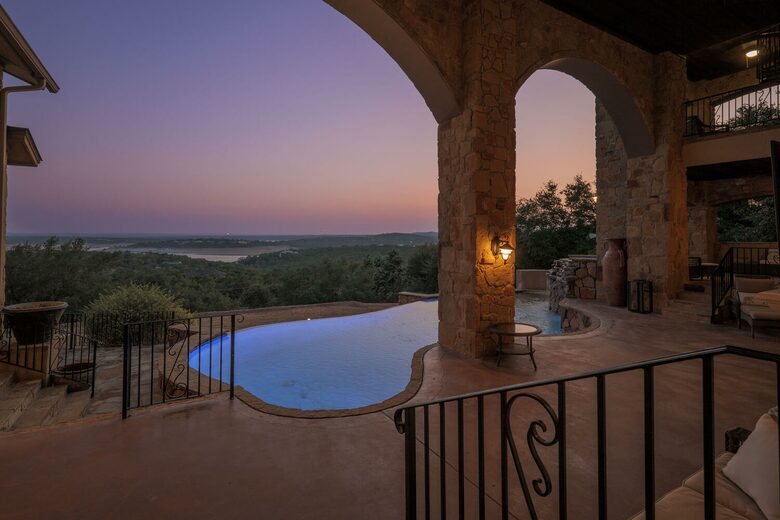 Lake Travis Luxury Estate with Panoramic Views - Volente, Texas
