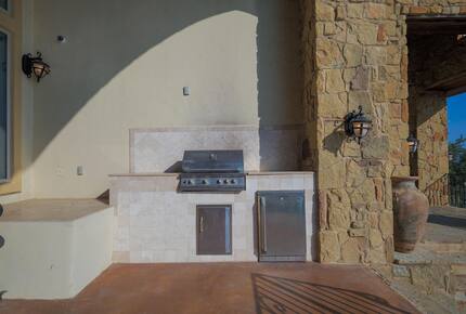 Lake Travis Luxury Estate with Panoramic Views - Volente, Texas