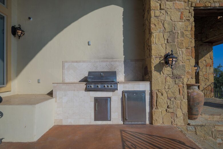 Lake Travis Luxury Estate with Panoramic Views - Volente, Texas