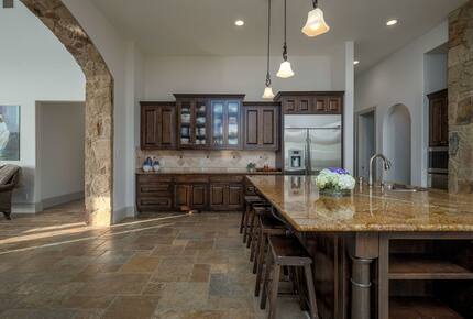 Lake Travis Luxury Estate with Panoramic Views - Volente, Texas