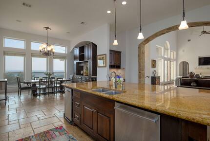 Lake Travis Luxury Estate with Panoramic Views - Volente, Texas