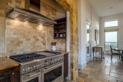 Lake Travis Luxury Estate with Panoramic Views - Volente, Texas