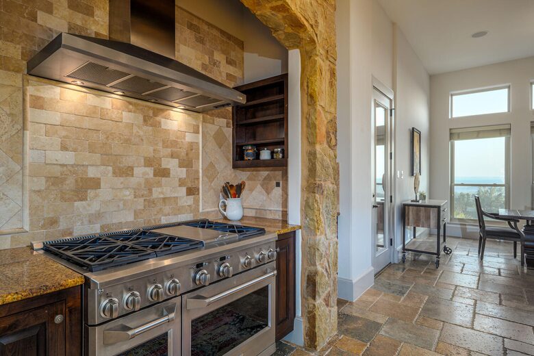 Lake Travis Luxury Estate with Panoramic Views - Volente, Texas