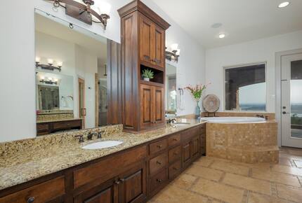 Lake Travis Luxury Estate with Panoramic Views - Volente, Texas