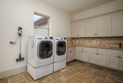 Lake Travis Luxury Estate with Panoramic Views - Volente, Texas