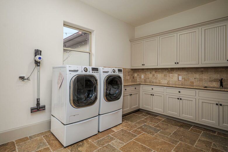 Lake Travis Luxury Estate with Panoramic Views - Volente, Texas